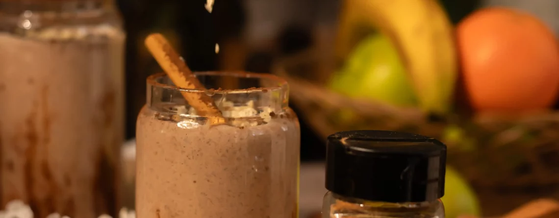 Creamy Alba Cinnamon Vanilla Smoothie with Banana and Yogurt Recipe